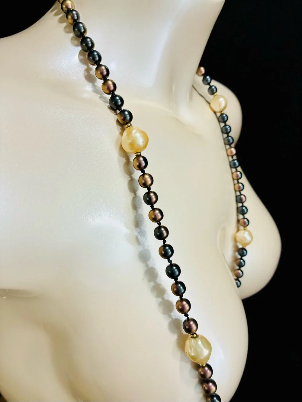 VTG 80s Faux Tahitian Pearl Necklace with Baroque Station Chunky Beads Pre Loved